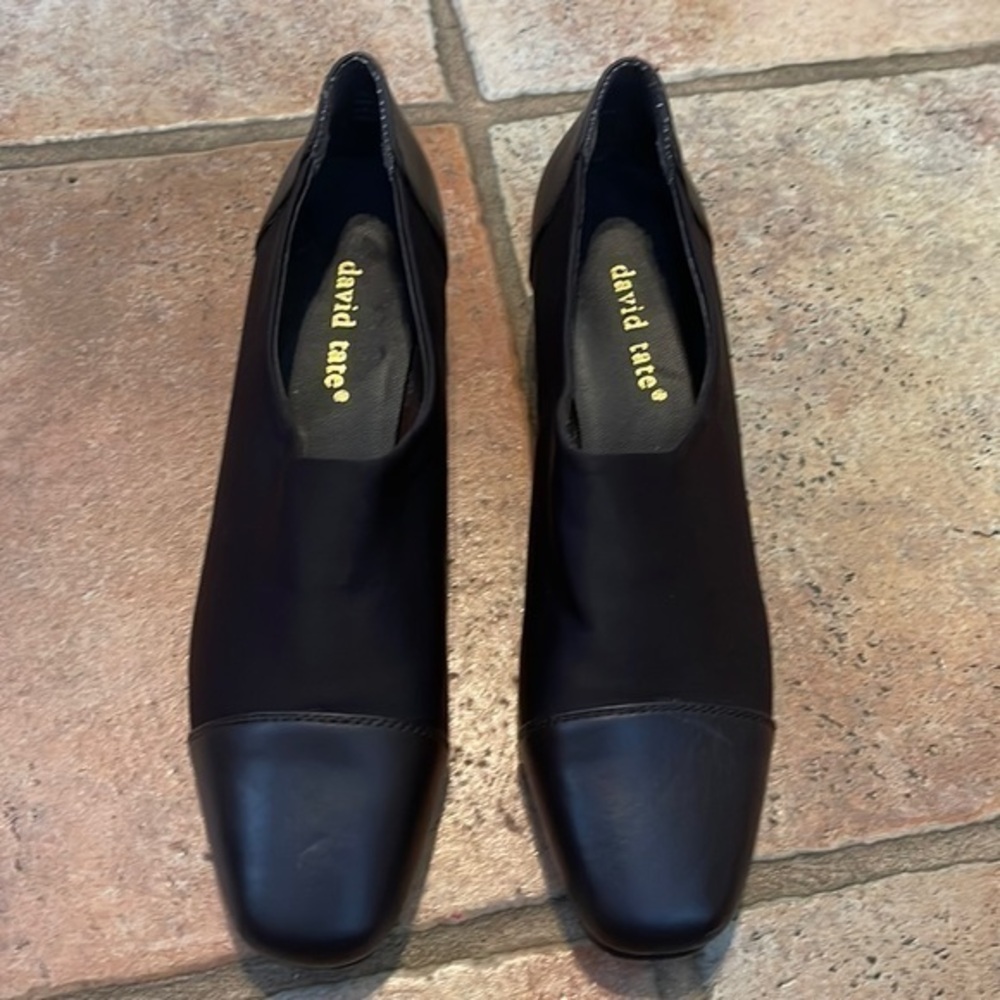 David Tate "Dynasty" Stretchy Fabric and Leather Cap-Toe Slip-Ons. 7.5